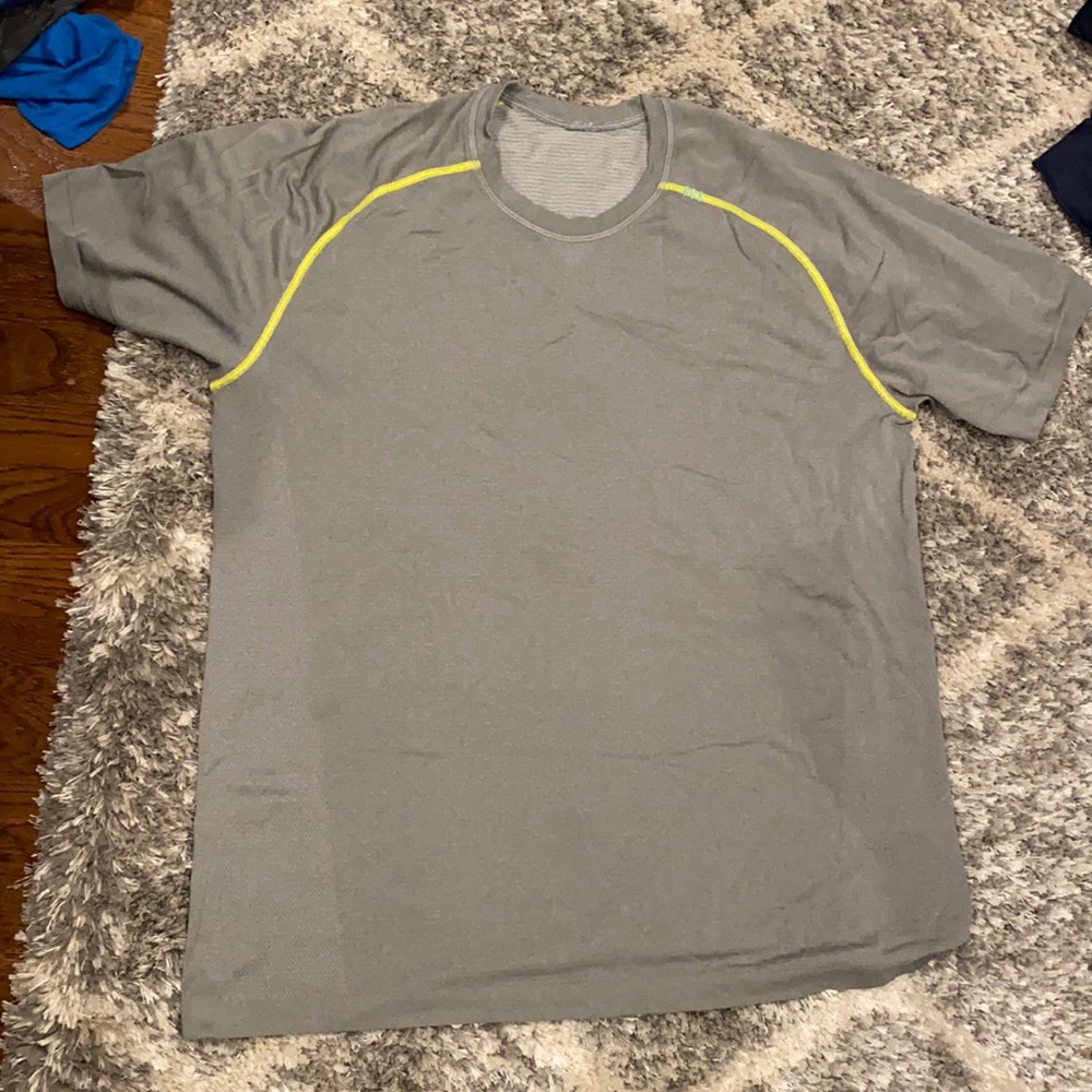 Mems XL grey LuLu Lemon Shirt